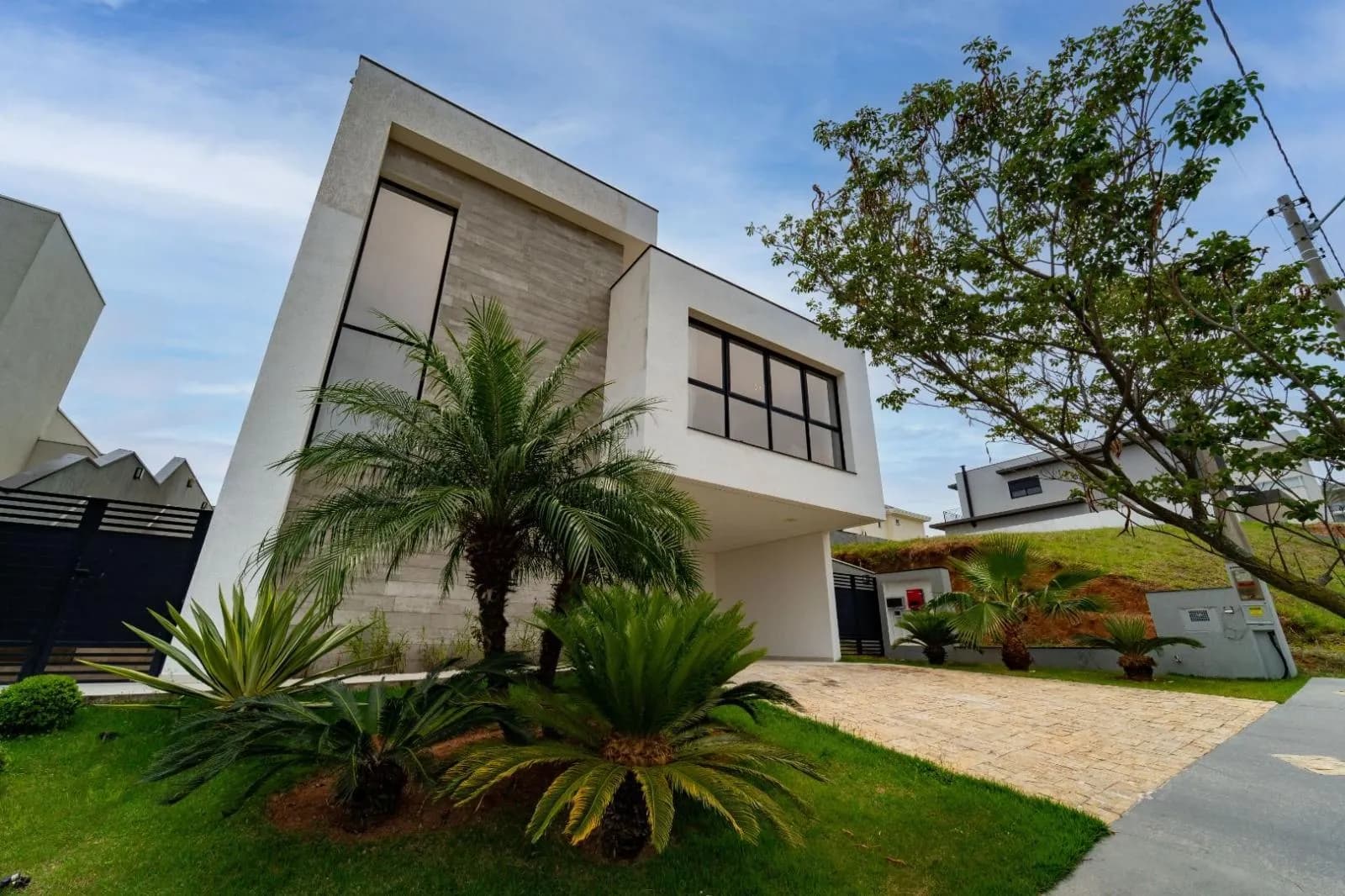 Casa em condomínio fechado no Bairro Vale Azul com 3 Suites - Porteira Fechada - Jundiaí/SP