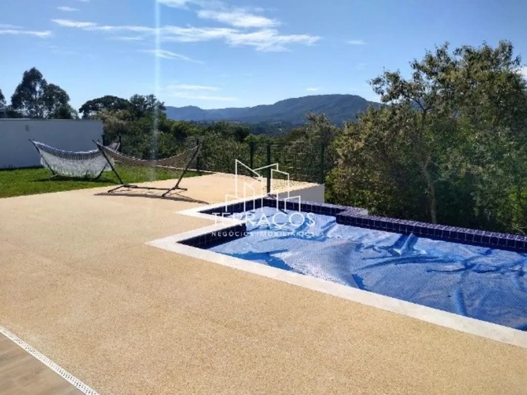 MAGNÍFICA CASA TÉRREA À VENDA , COM PÉ DIREITO ALTO, VISTA PARA A SERRA DO JAPI - MOBILIADA - CONDOMÍNIO TERRAS DA ALVORADA